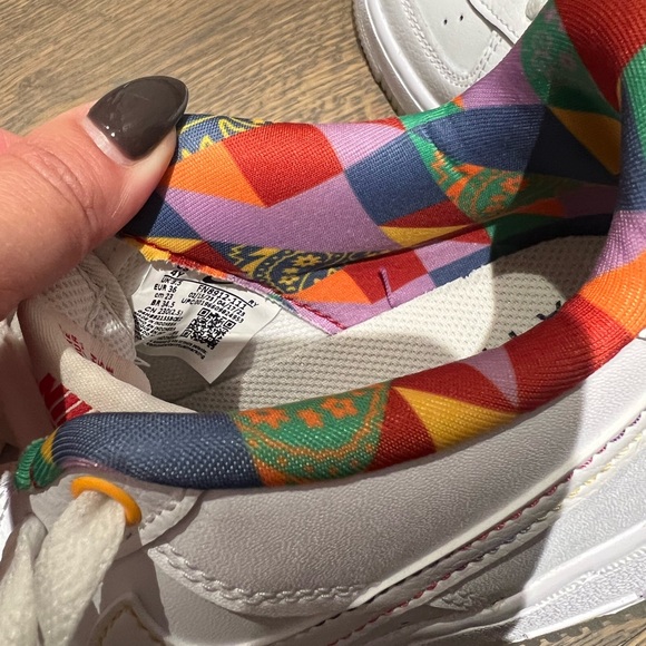 Barely worn size 4 Air Force Ones - Picture 4 of 4